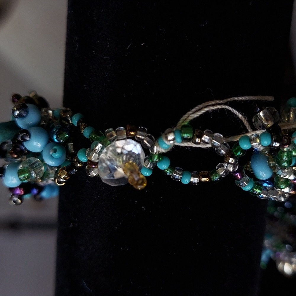 Hand beaded bracelet - Picture 2 of 4
